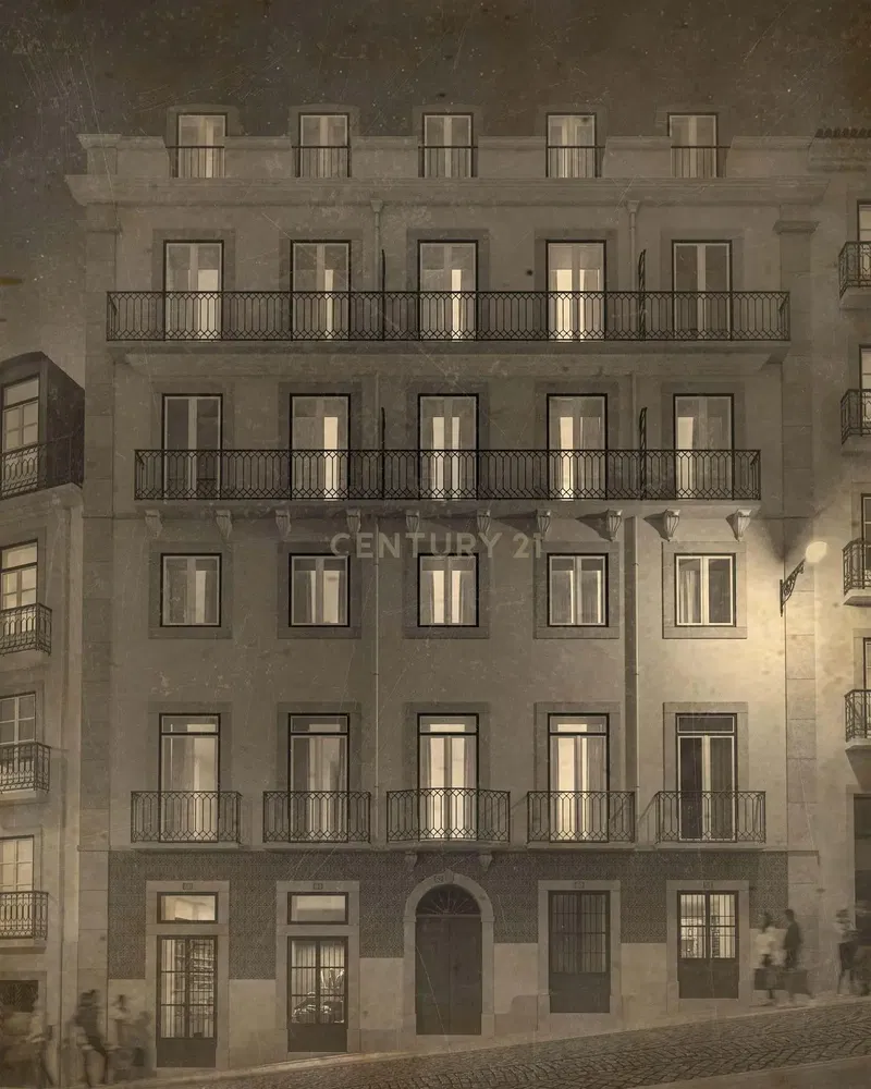 Kuhinja; kućanski aparati, drveni pod, prirodna svjetlost, moderan stil