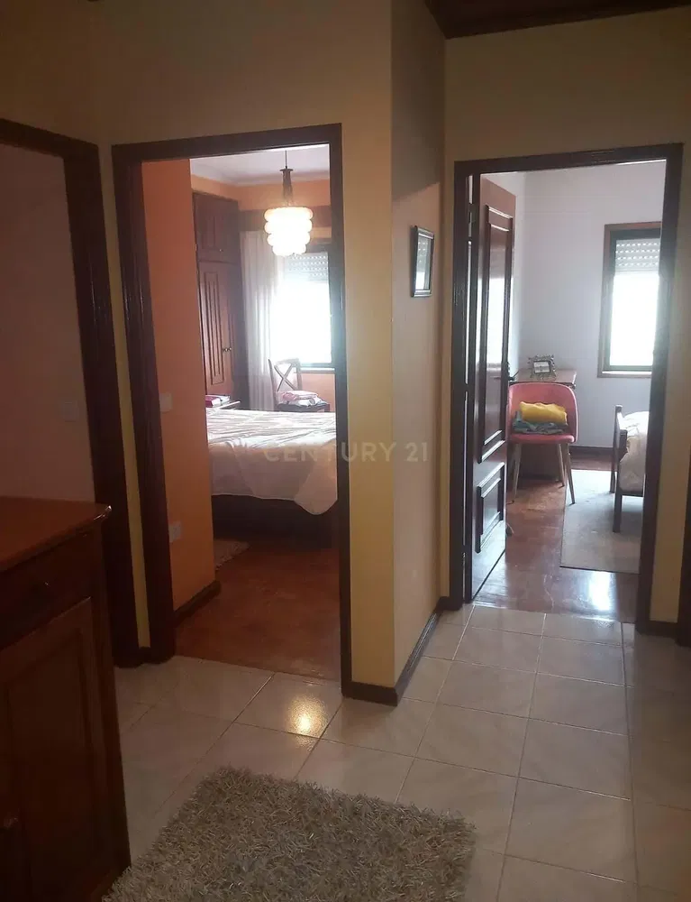 Küche; küchengeräte, holzboden, tageslicht, moderner stil