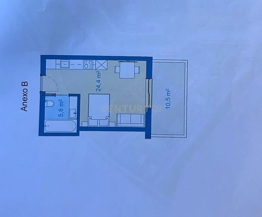 Kuchyně; kuchyňské spotřebiče, dřevěná podlaha, přirozené světlo, moderní styl