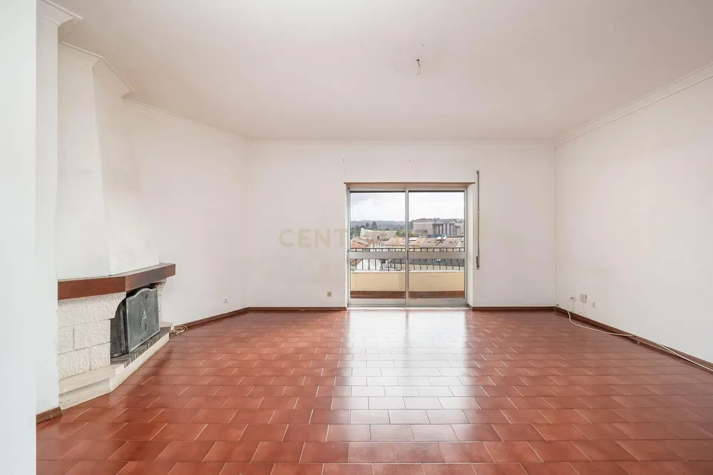 Küche; küchengeräte, holzboden, tageslicht, moderner stil