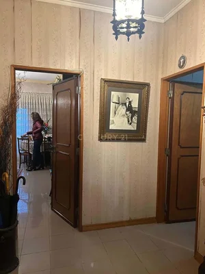 مطبخ; أجهزة المطبخ, أرضية خشبية, ضوء طبيعي, أسلوب عصري