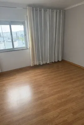 Küche; küchengeräte, holzboden, tageslicht, moderner stil