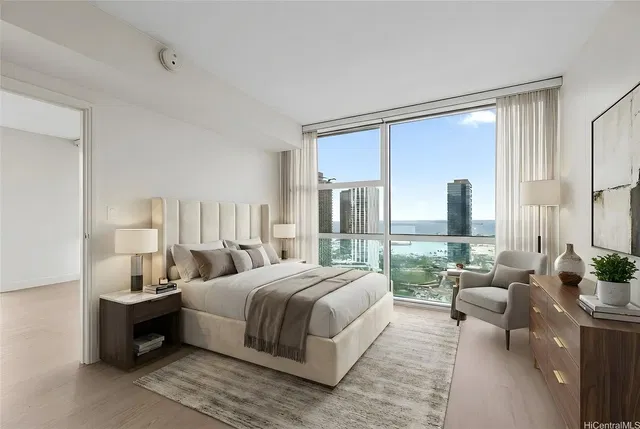 Kuhinja; kućanski aparati, drveni pod, prirodna svjetlost, moderan stil