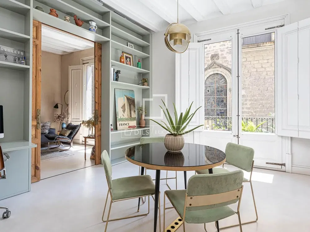 Küche; küchengeräte, holzboden, tageslicht, moderner stil