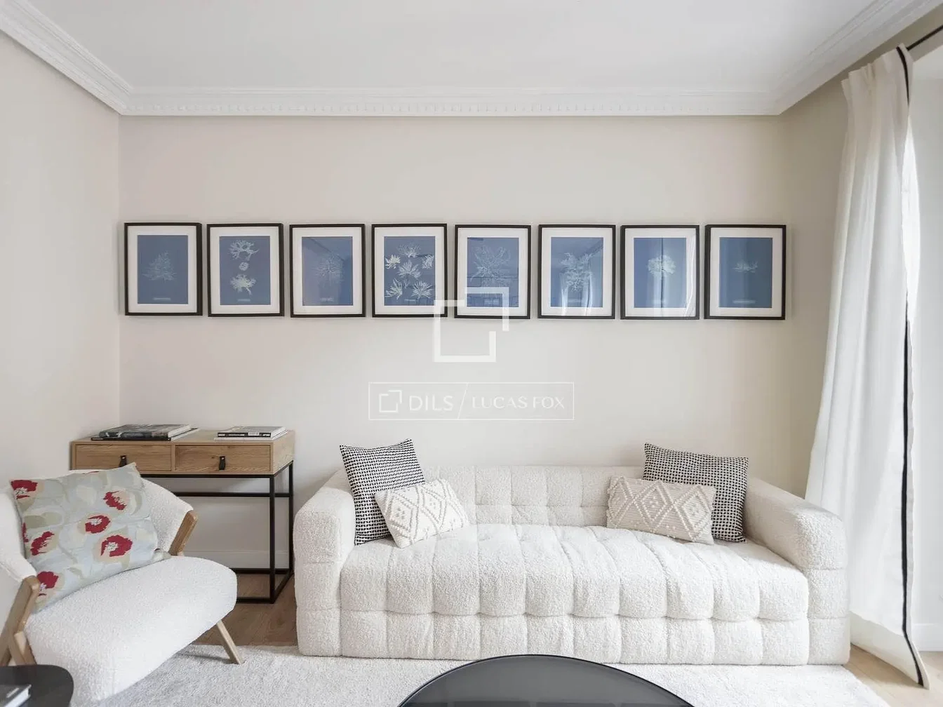 Küche; küchengeräte, holzboden, tageslicht, moderner stil