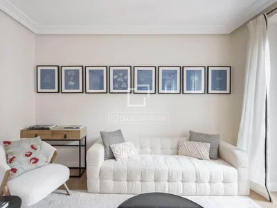 Küche; küchengeräte, holzboden, tageslicht, moderner stil