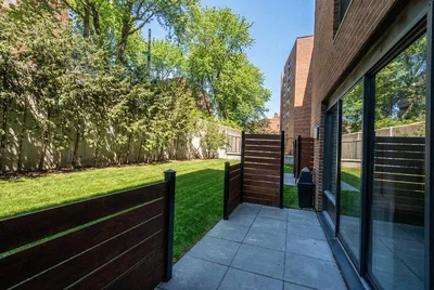 Dnevna soba; drveni pod, prirodno svjetlo, moderni stil