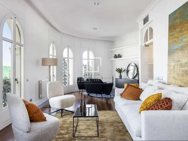 Küche; küchengeräte, holzboden, tageslicht, moderner stil