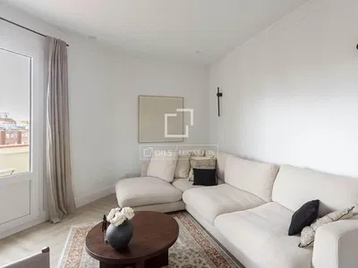 Küche; küchengeräte, holzboden, tageslicht, moderner stil