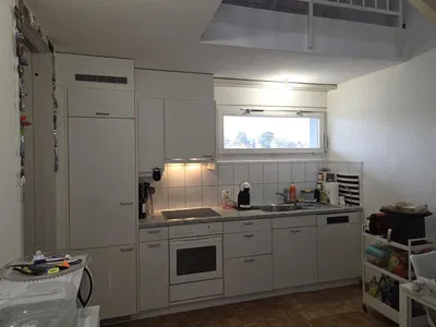 Küche; küchengeräte, holzboden, tageslicht, moderner stil