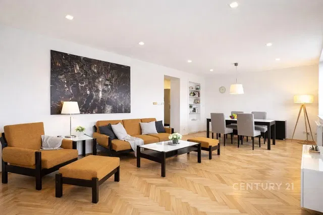 Кухня; кухненски уреди, плочки, естествена светлина, модерен стил