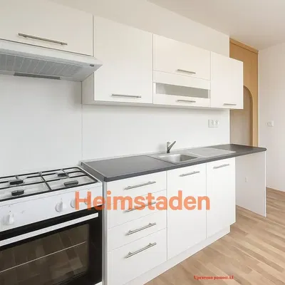 Küche; küchengeräte, holzboden, tageslicht, moderner stil