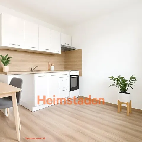 Кухня; кухненски уреди, дървен под, естествена светлина, модерен стил