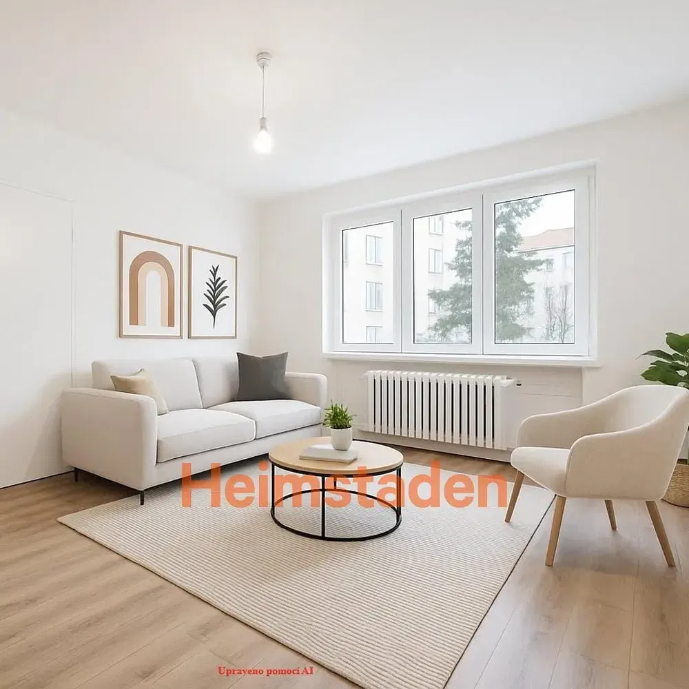 Кухиња; кухињски апарати, дрвени под, природно светло, модерни стил