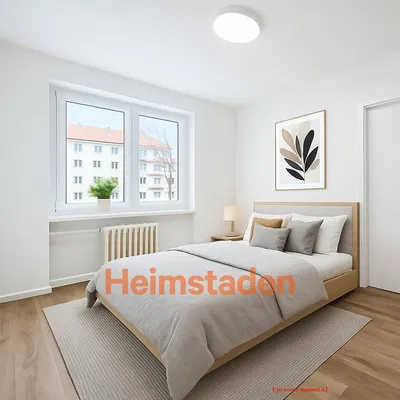 Кухиња; кухињски апарати, дрвени под, природно светло, модерни стил