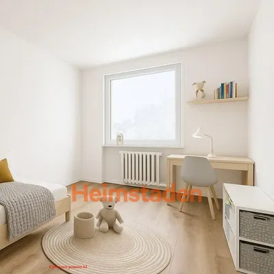 Кухиња; кухињски апарати, дрвени под, природно светло, модерни стил