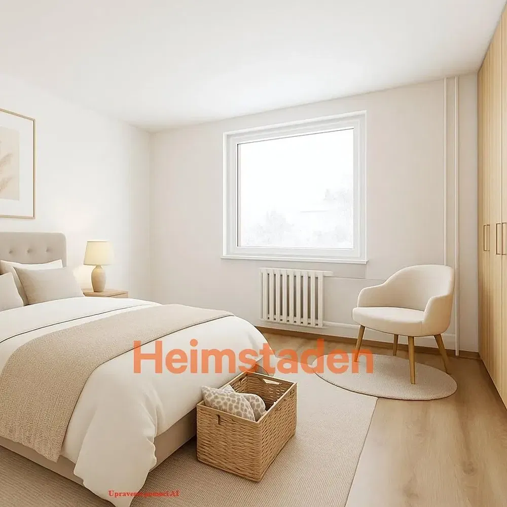 Кухиња; кухињски апарати, дрвени под, природно светло, модерни стил