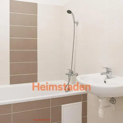 Kuchnia; sprzęt kuchenny, podłoga drewniana, światło dzienne, styl nowoczesny