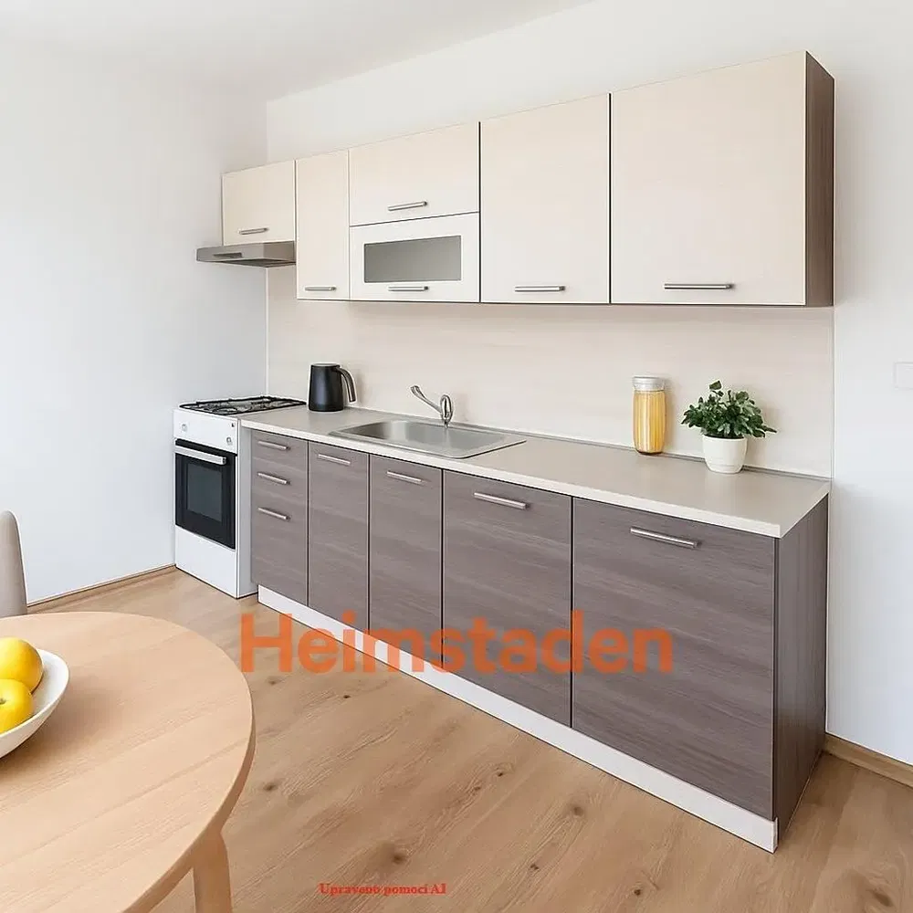 Кухня; кухненски уреди, дървен под, естествена светлина, модерен стил