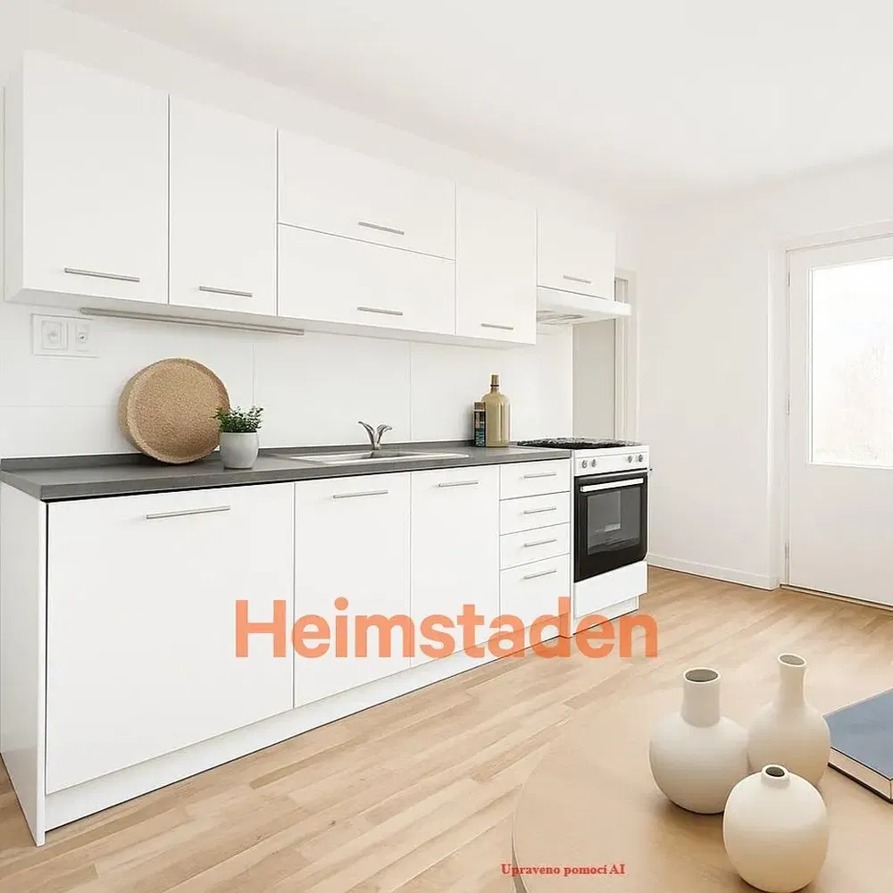 Кухня; кухненски уреди, дървен под, естествена светлина, модерен стил