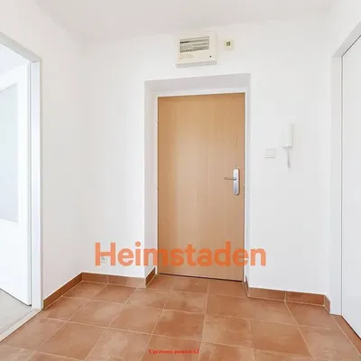 Кухня; кухненски уреди, плочки, естествена светлина, модерен стил