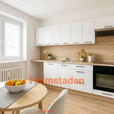 Кухня; кухненски уреди, дървен под, естествена светлина, модерен стил