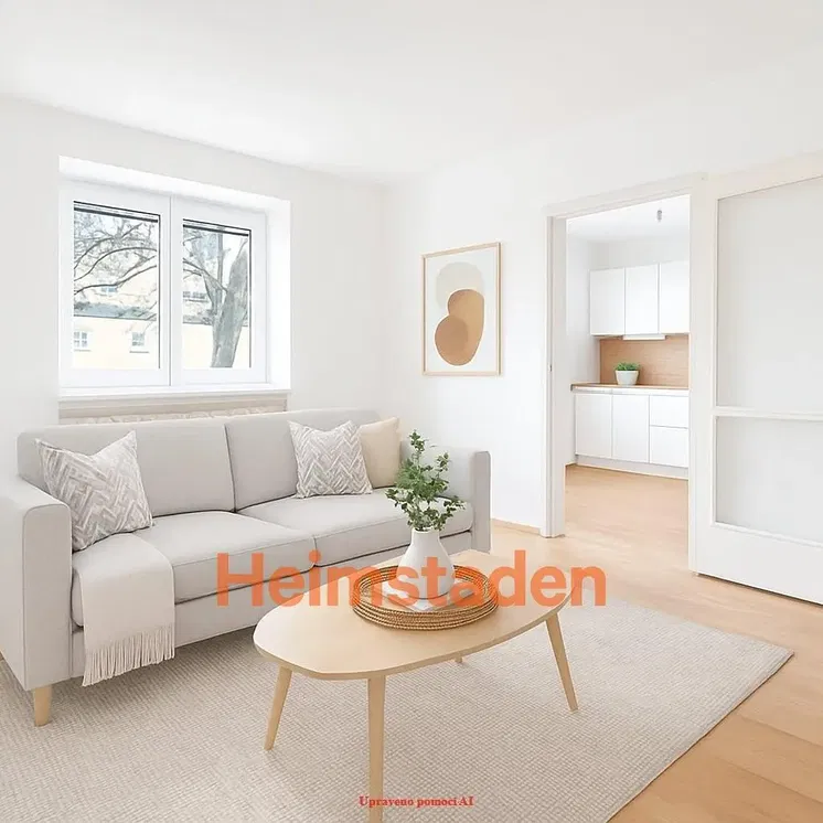 Кухня; кухненски уреди, дървен под, естествена светлина, модерен стил