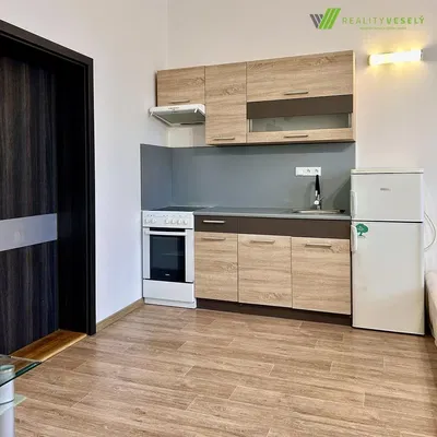 Wohnzimmer; holzboden, tageslicht, moderner stil