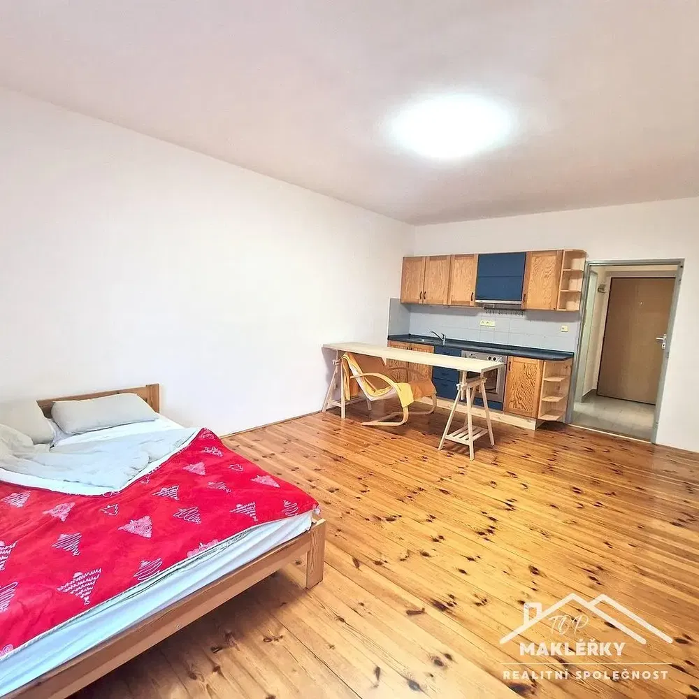 Küche; küchengeräte, holzboden, tageslicht, moderner stil