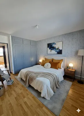 Cucina; elettrodomestici, pavimento in legno, luce naturale, stile moderno