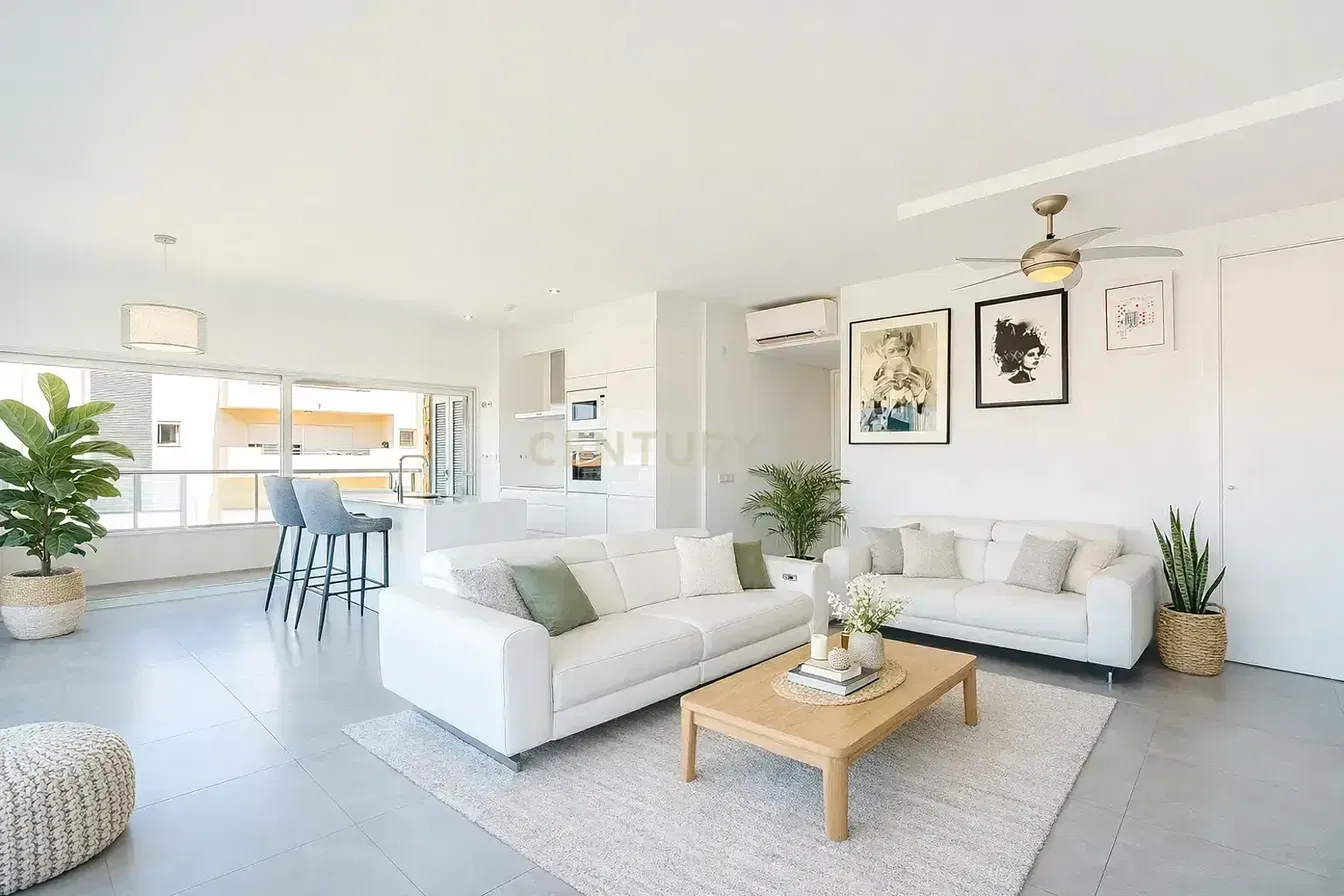 Кухня; кухненски уреди, дървен под, естествена светлина, модерен стил