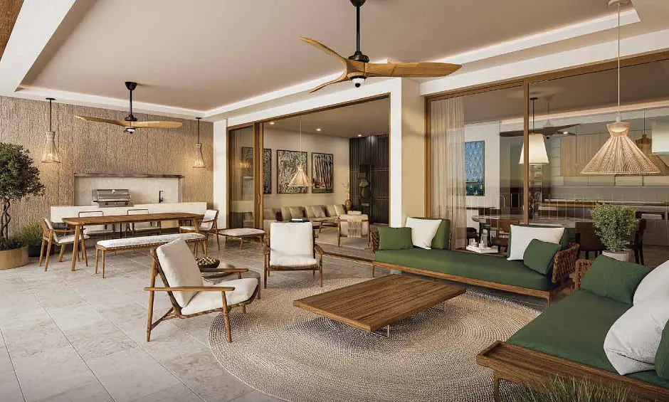 Kuchyně; kuchyňské spotřebiče, dřevěná podlaha, přirozené světlo, moderní styl