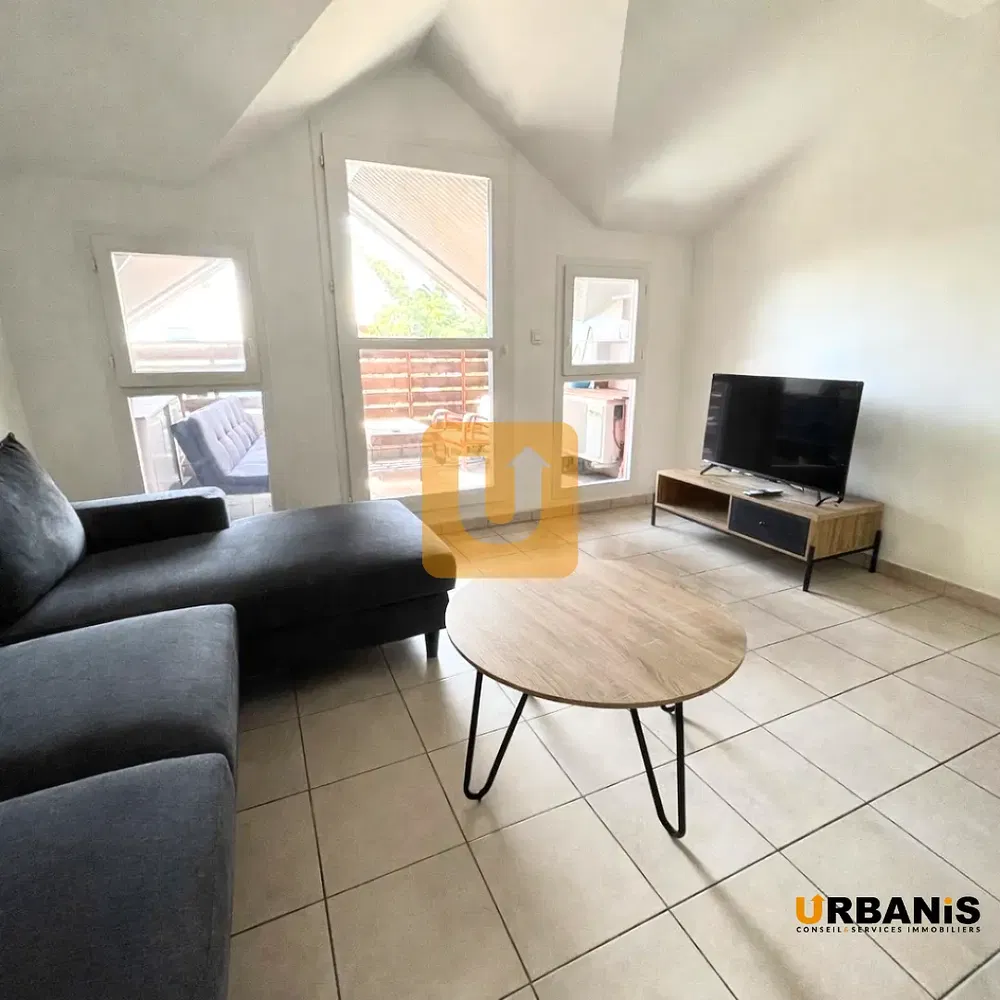 Küche; küchengeräte, holzboden, tageslicht, moderner stil