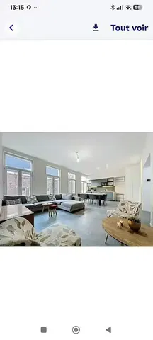 Cuisine; électroménager, parquet, lumière naturelle, style moderne