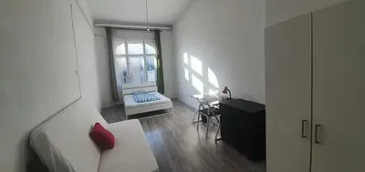 Wohnzimmer; holzboden, tageslicht, moderner stil