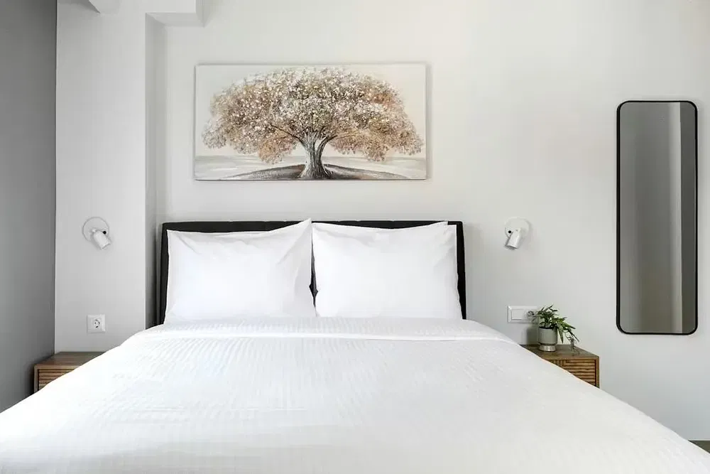 Küche; küchengeräte, holzboden, tageslicht, moderner stil