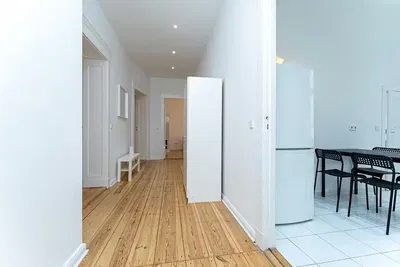 Living room; wood floor, natural light, modern style