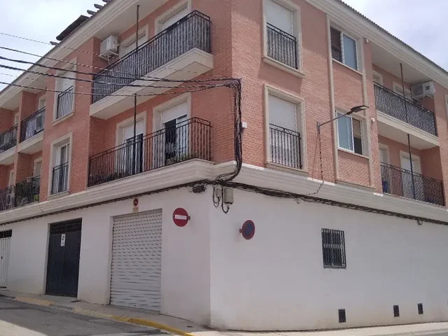 Cocina; electrodomésticos, suelo de madera, luz natural, estilo moderno