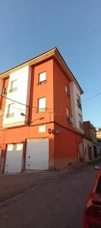 Cocina; electrodomésticos, suelo de madera, luz natural, estilo moderno