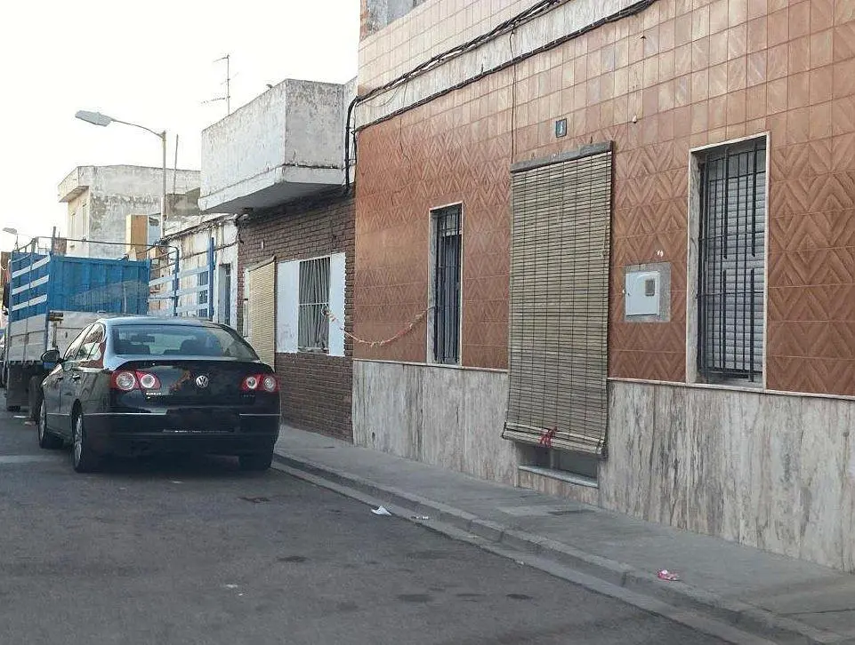 مطبخ; أجهزة المطبخ, أرضية خشبية, ضوء طبيعي, أسلوب عصري