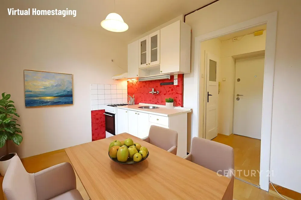 Кухня; кухненски уреди, дървен под, естествена светлина, модерен стил