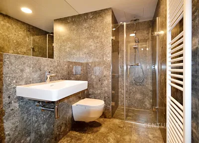 Cocina; electrodomésticos, suelo de madera, luz natural, estilo moderno