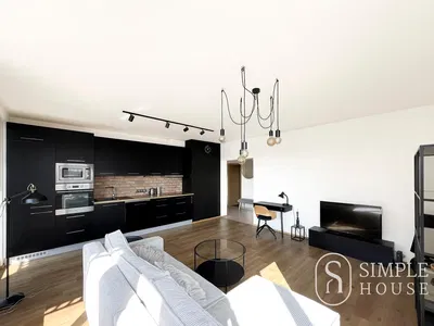 Хол; дървен под, естествена светлина, модерен стил, високи тавани