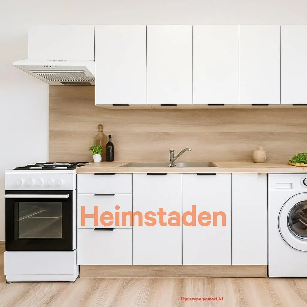 Кухня; кухненски уреди, дървен под, естествена светлина, модерен стил