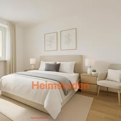 Kuchyňa; kuchynské spotrebiče, drevená podlaha, prirodzené svetlo, moderný štýl