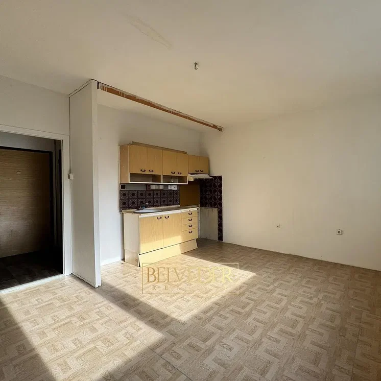 Kitchen; kitchen appliances, tile floor, natural light, modern style