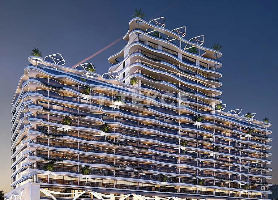 Кухиња; кухињски апарати, дрвени под, природно светло, модерни стил