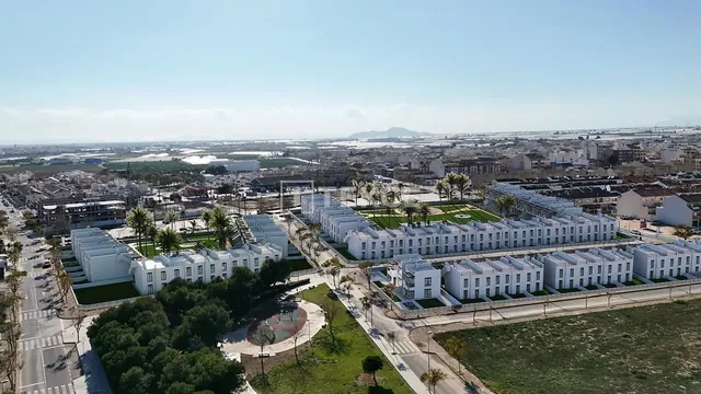 Mutfak; mutfak aletleri, ahşap zemin, doğal ışık, modern stil