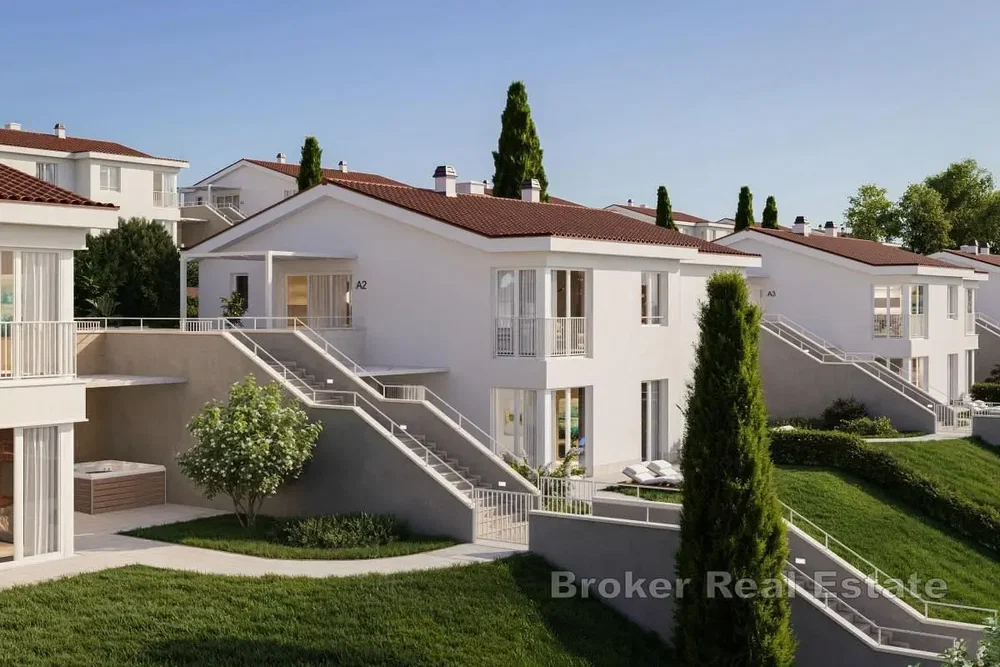 Küche; küchengeräte, holzboden, tageslicht, moderner stil