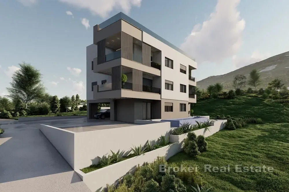 Kuchyně; kuchyňské spotřebiče, dřevěná podlaha, přirozené světlo, moderní styl